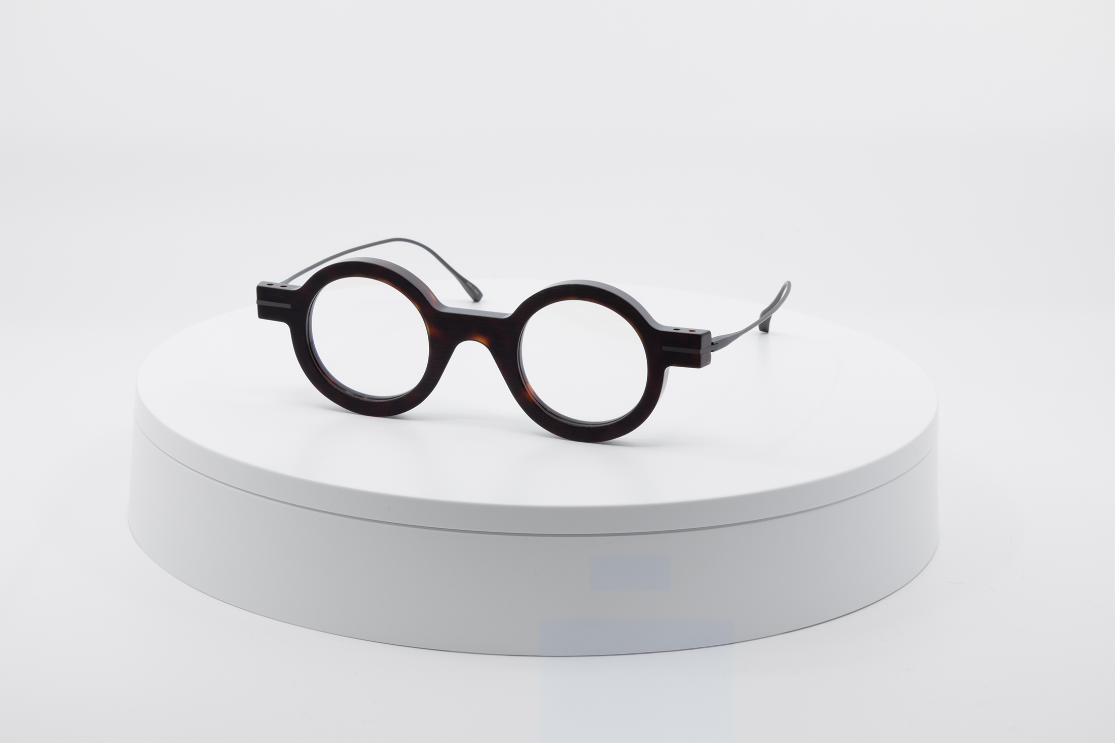 Oct·42 — Dark Tortoise Gold Unfinished angled